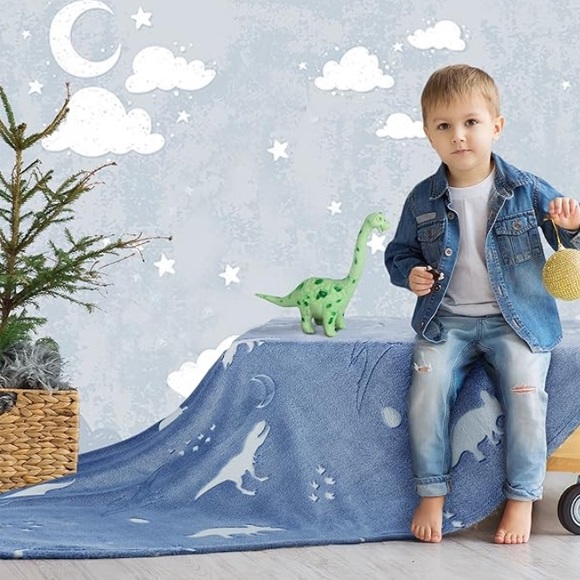 Glow in The Dark Dinosaur Throw Blanket Blue NEW - Picture 4 of 8